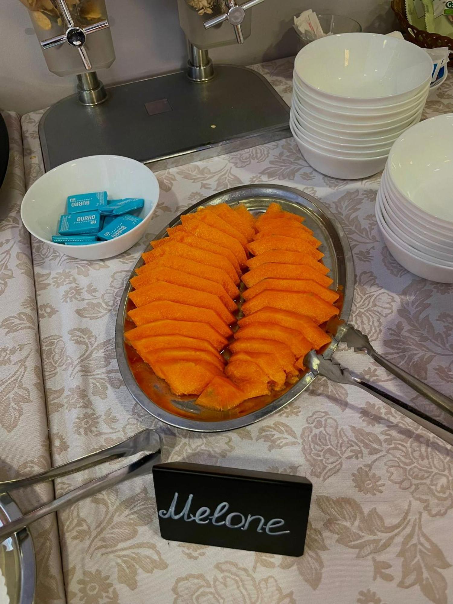 Hotel Byron Solo Per Giovani リッチョーネ エクステリア 写真
