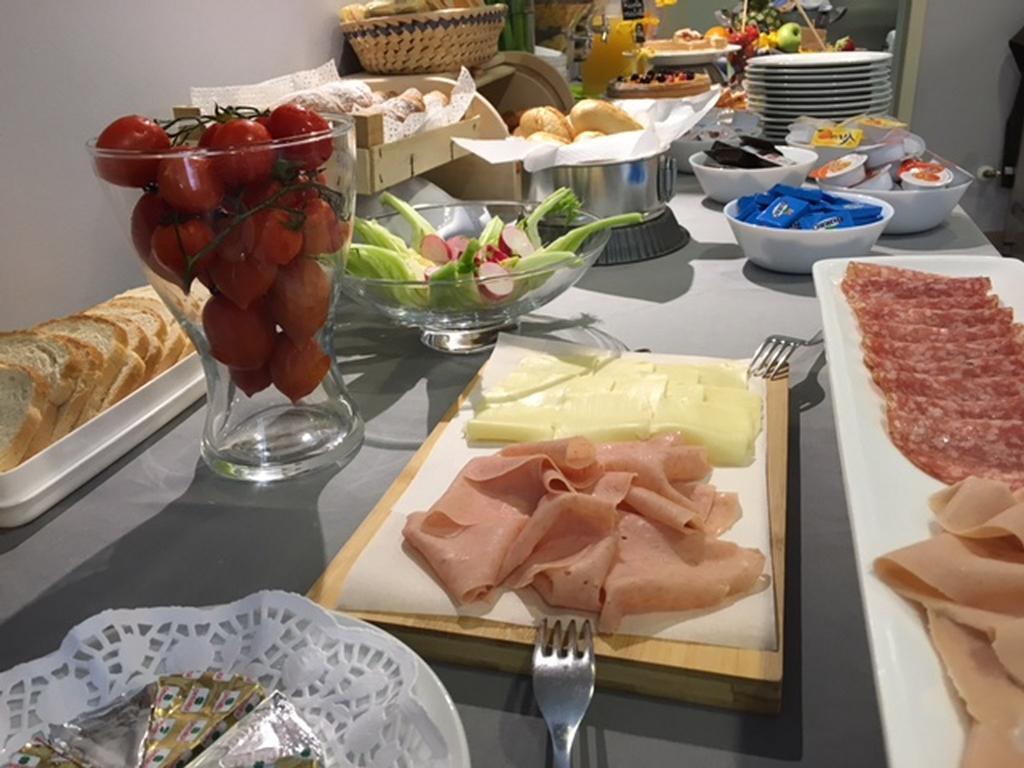 Hotel Byron Solo Per Giovani リッチョーネ エクステリア 写真