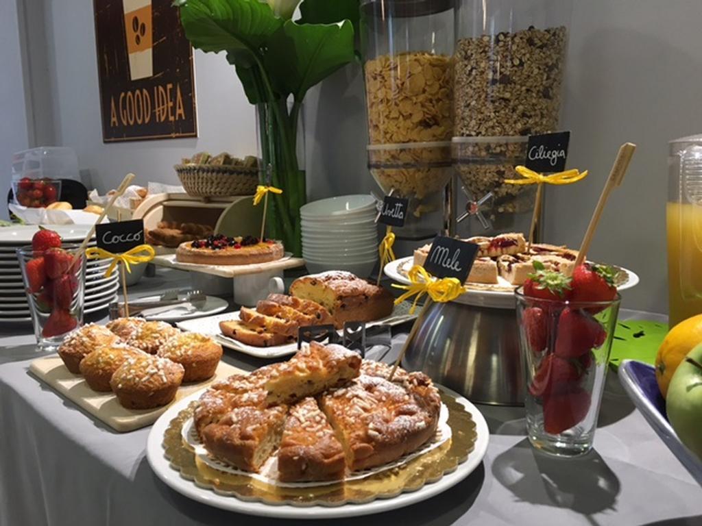 Hotel Byron Solo Per Giovani リッチョーネ エクステリア 写真