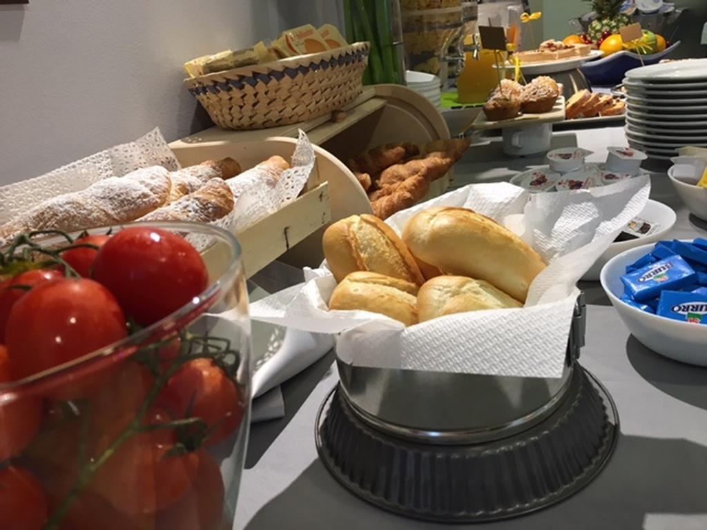 Hotel Byron Solo Per Giovani リッチョーネ エクステリア 写真