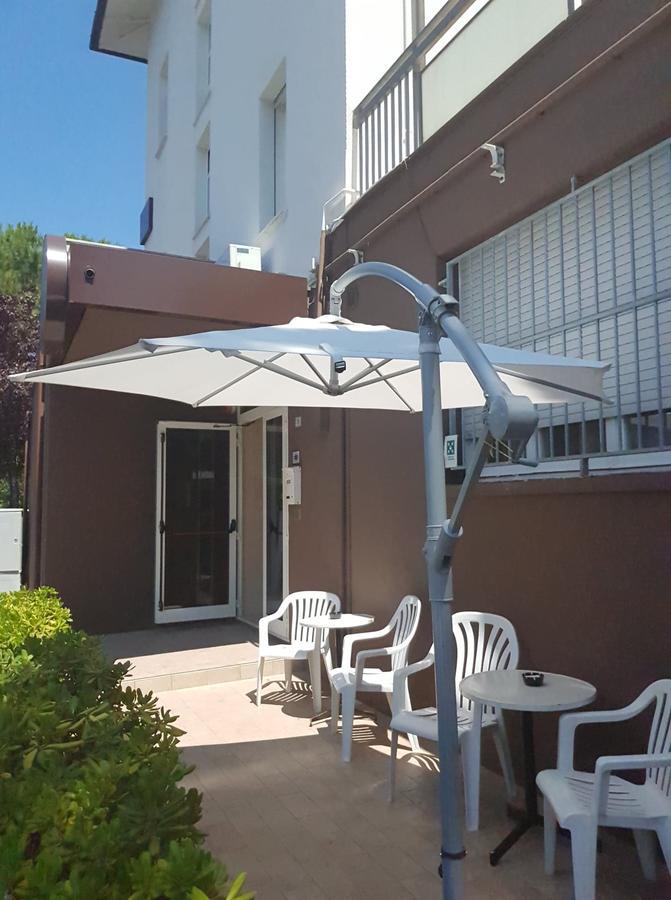 Hotel Byron Solo Per Giovani リッチョーネ エクステリア 写真