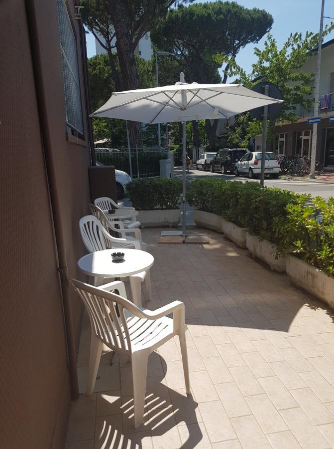 Hotel Byron Solo Per Giovani リッチョーネ エクステリア 写真